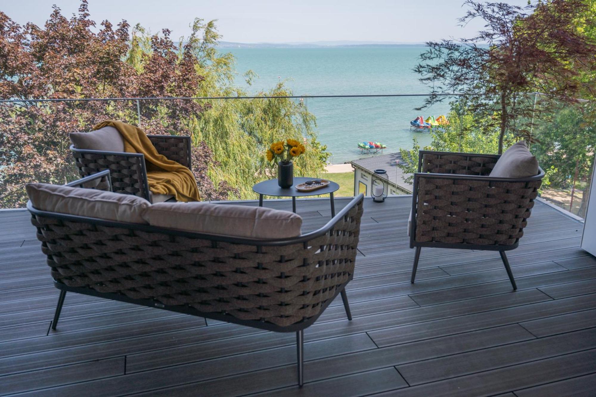 Bj81 Suite Hotel Шиофок Экстерьер фото