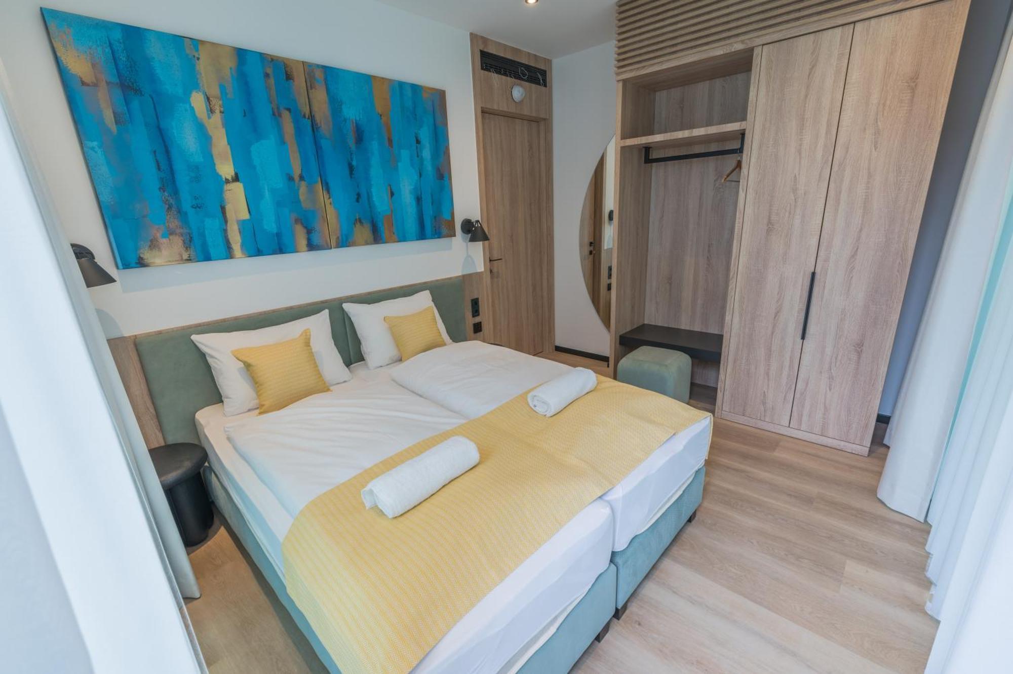 Bj81 Suite Hotel Шиофок Экстерьер фото