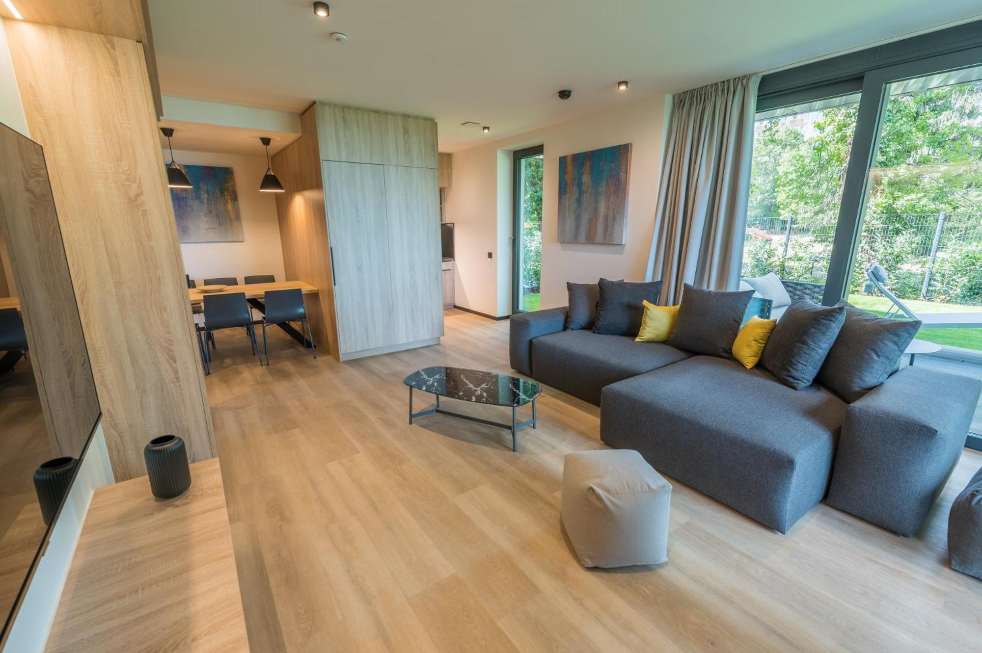 Bj81 Suite Hotel Шиофок Экстерьер фото